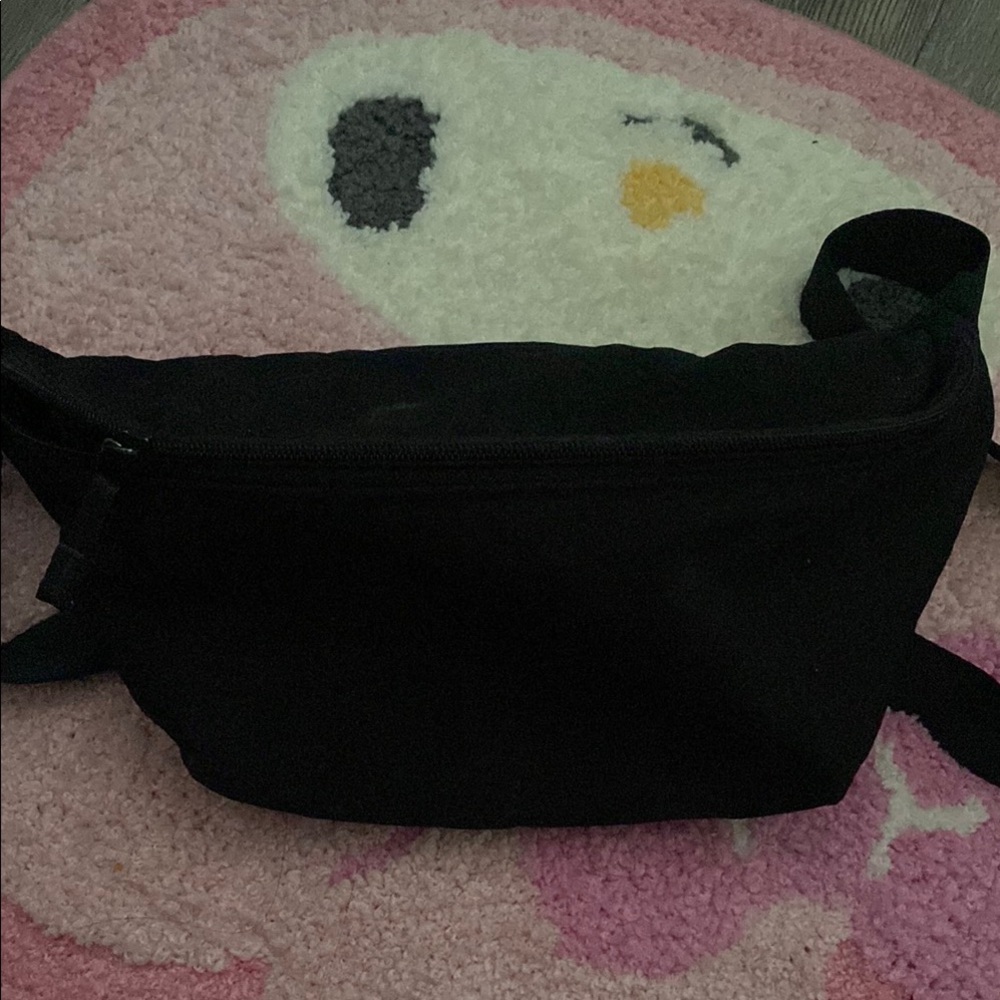 Black Bag (UNIQLO)
